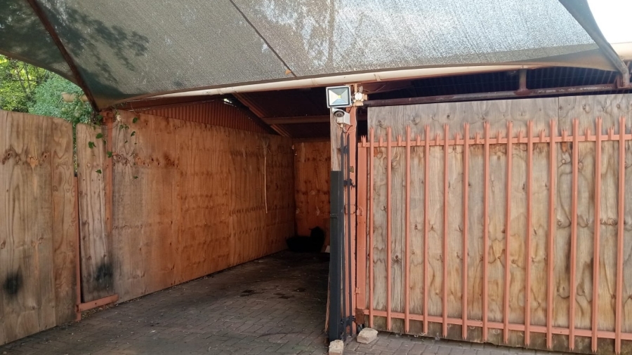 4 Bedroom Property for Sale in Pellissier Free State
